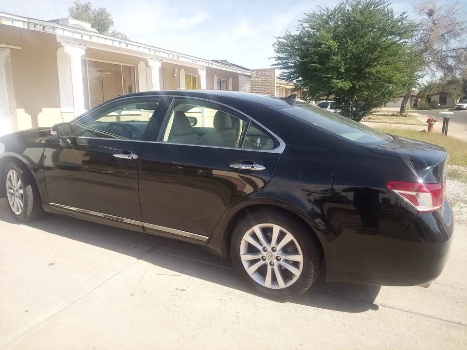 2010 Lexus ES 5th Gen - Image 4 of 5