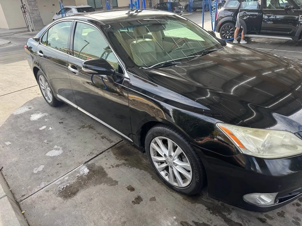 2010 Lexus ES 5th Gen - Image 4 of 9