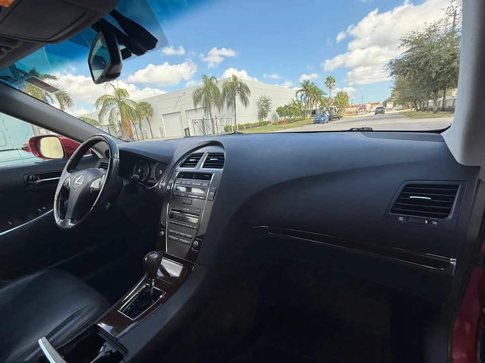 2010 Lexus ES 5th Gen - Image 13 of 16