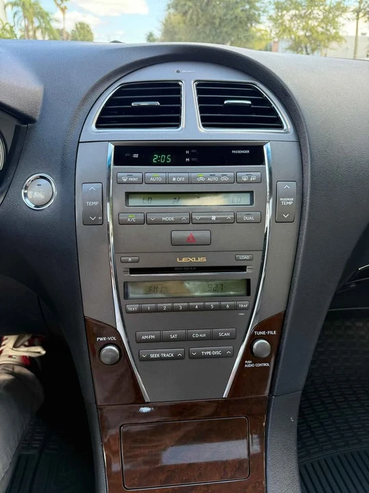 2010 Lexus ES 5th Gen - Image 15 of 16