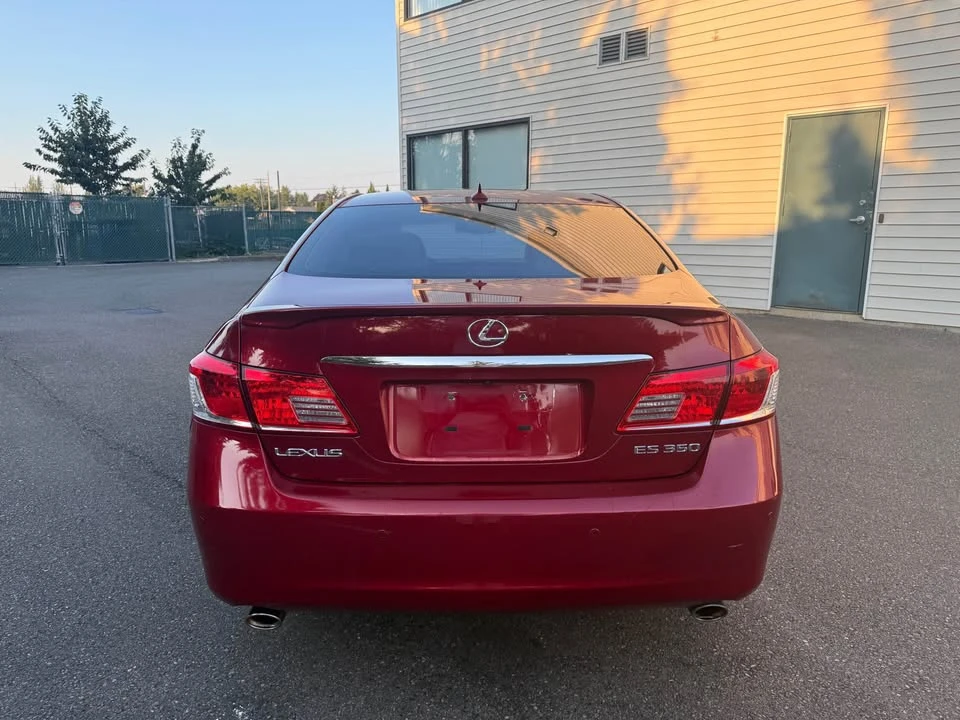 2010 Lexus ES 5th Gen - Image 5 of 14