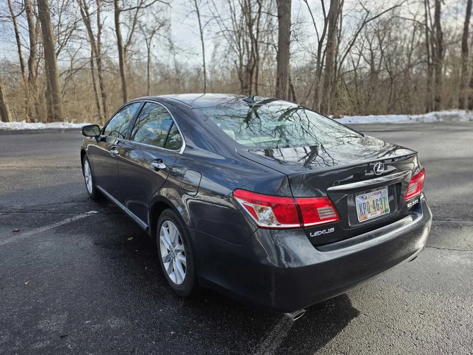 2010 Lexus ES 5th Gen - Image 4 of 8