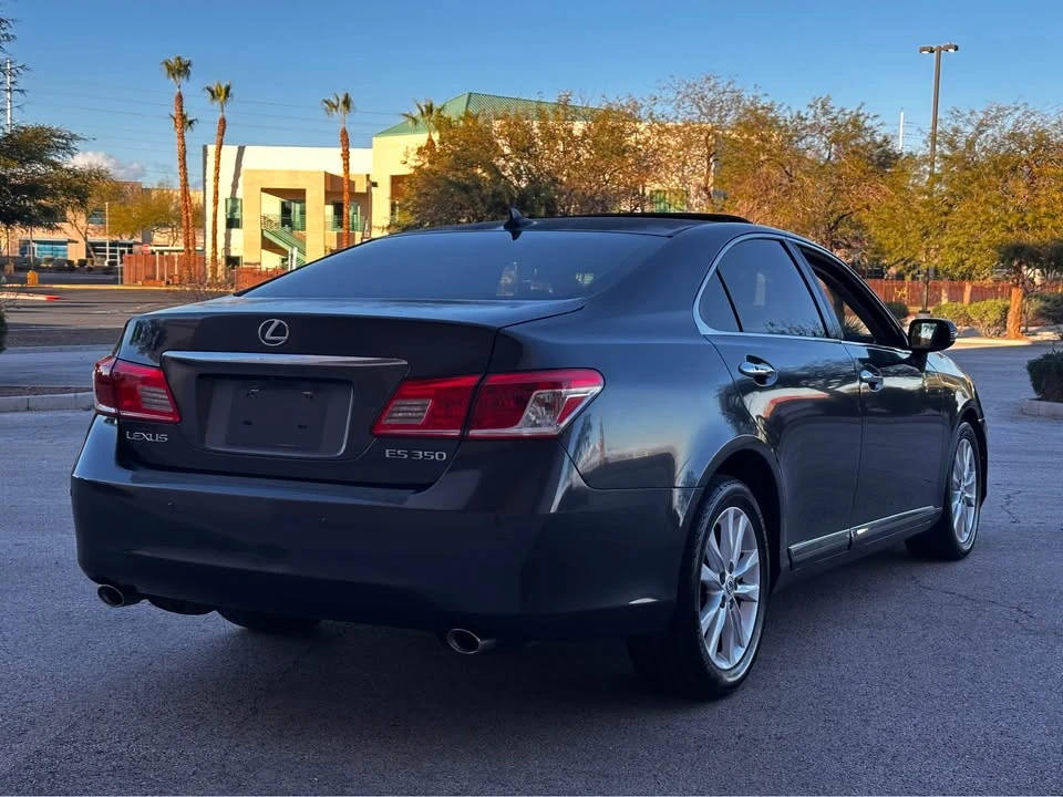 2010 Lexus ES 5th Gen - Image 2 of 12