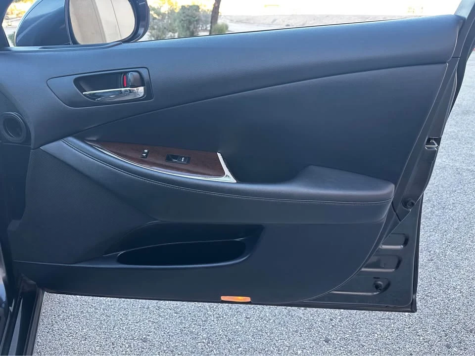 2010 Lexus ES 5th Gen - Image 8 of 12