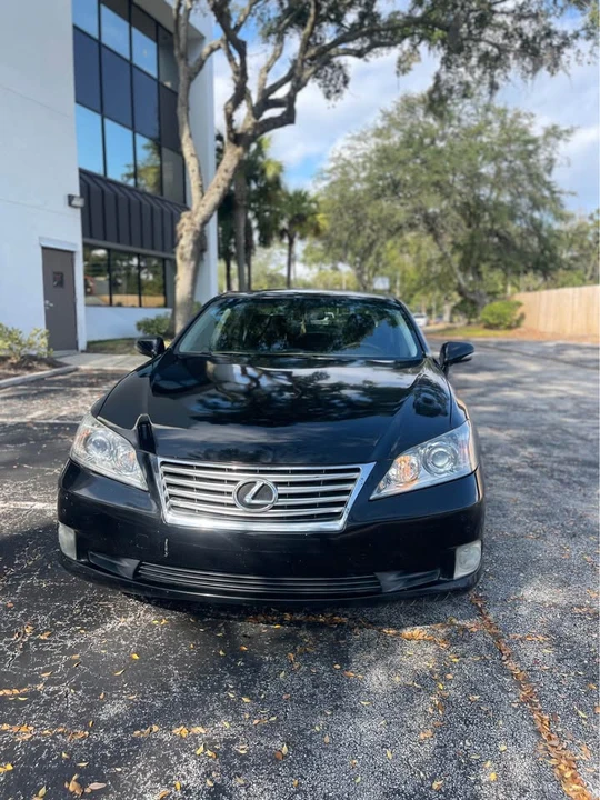 2010 Lexus ES 5th Gen - Image 2 of 8