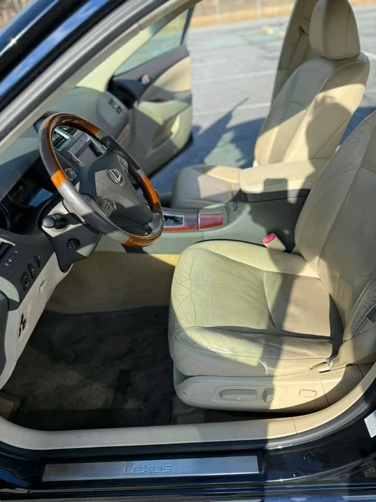 2010 Lexus ES 4th Gen - Image 11 of 15