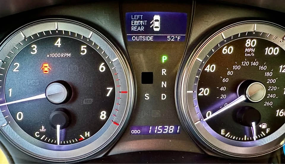 2010 Lexus ES 5th Gen - Image 8 of 10