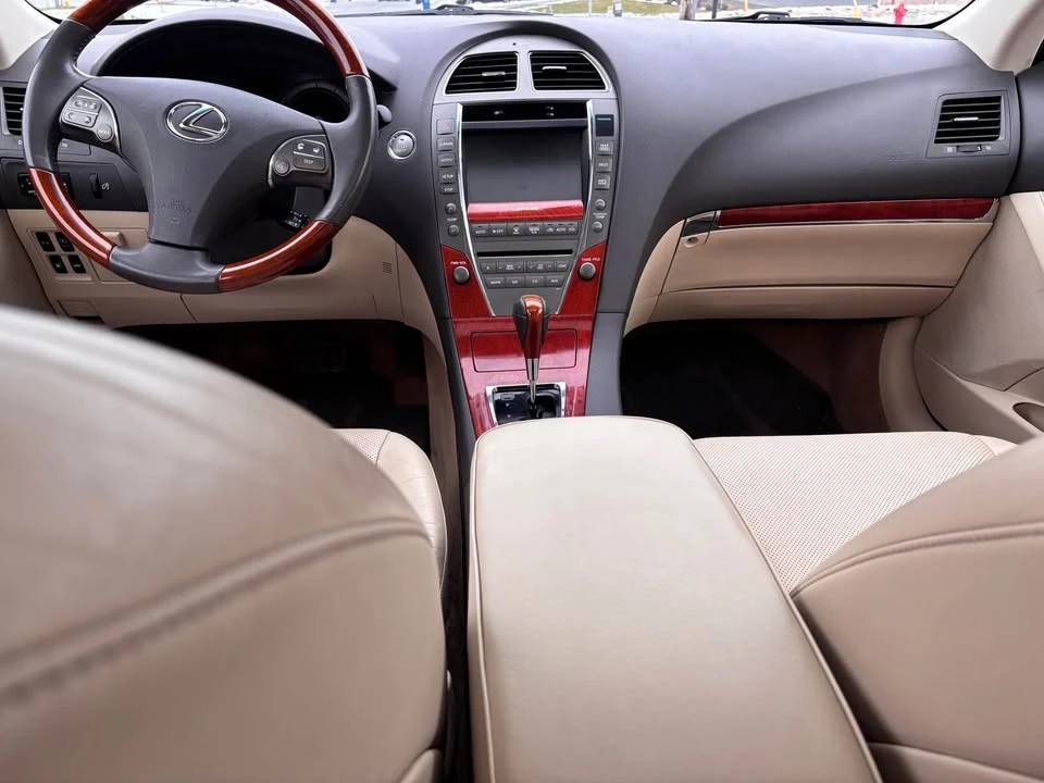 2010 Lexus ES 5th Gen - Image 12 of 19