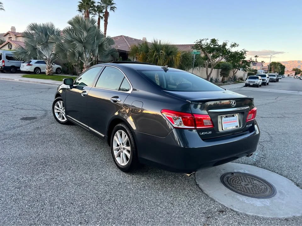 2010 Lexus ES 5th Gen - Image 5 of 20