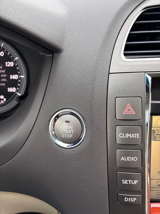 2010 Lexus ES 5th Gen - Image 14 of 19