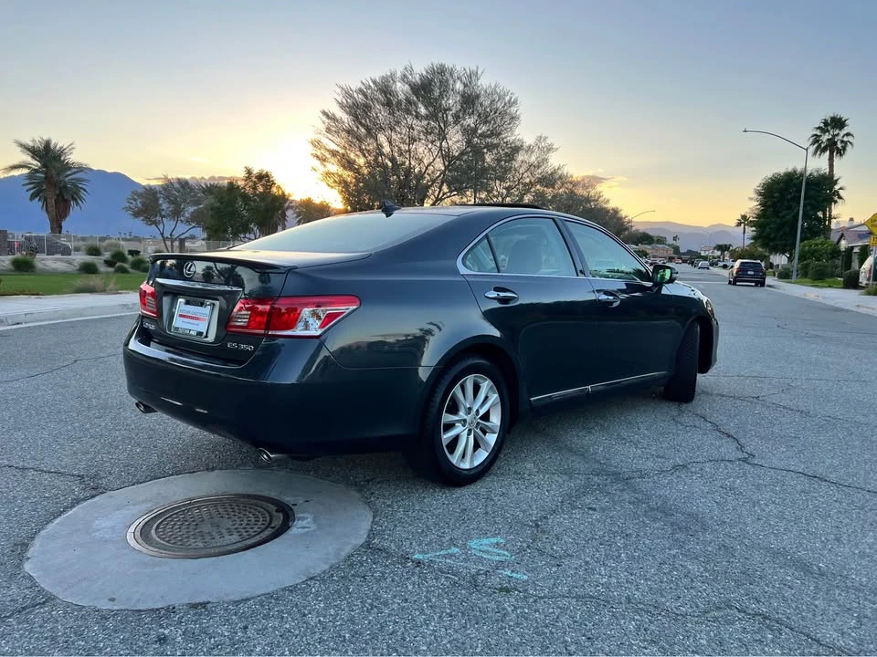 2010 Lexus ES 5th Gen - Image 3 of 20