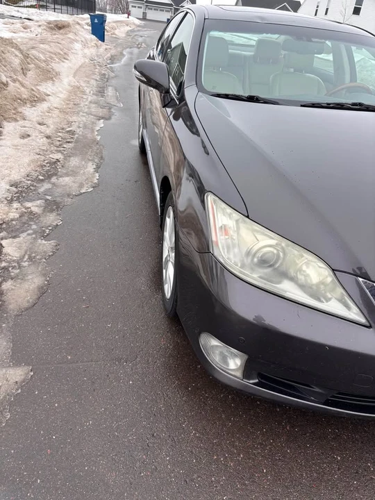 2010 Lexus ES 5th Gen - Image 3 of 19