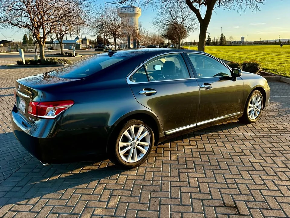 2010 Lexus ES 5th Gen - Image 6 of 10