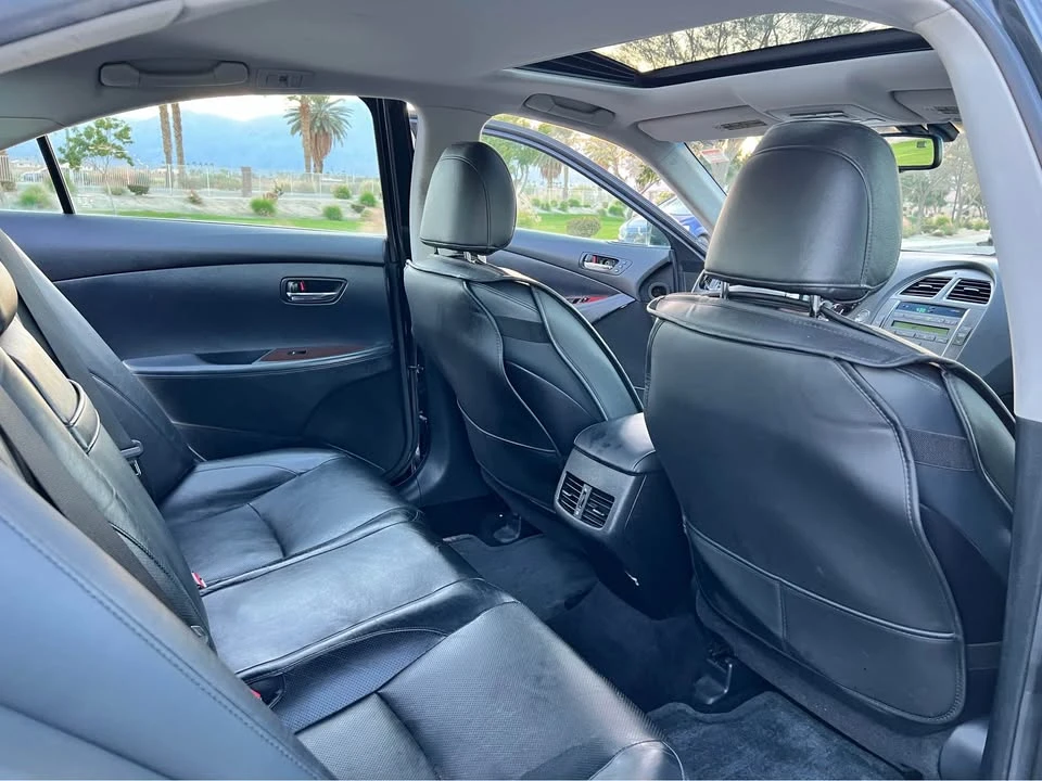 2010 Lexus ES 5th Gen - Image 13 of 20