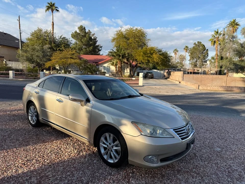 2010 Lexus ES 5th Gen - Image 4 of 12