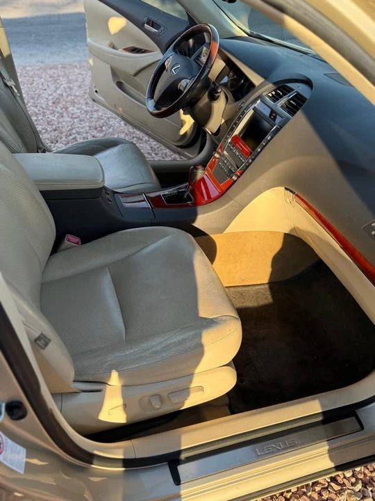 2010 Lexus ES 5th Gen - Image 12 of 12