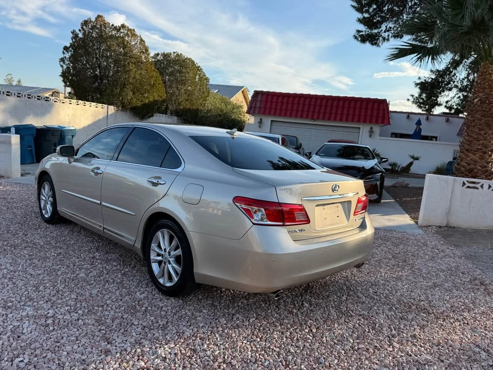 2010 Lexus ES 5th Gen - Image 7 of 12