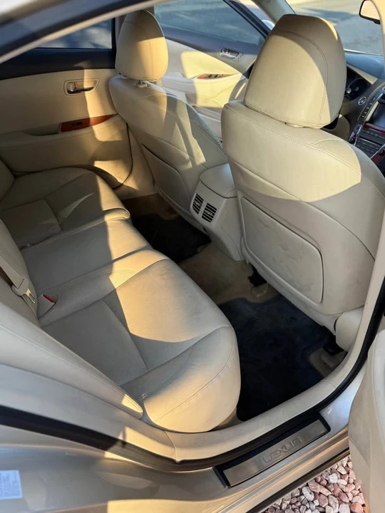 2010 Lexus ES 5th Gen - Image 11 of 12