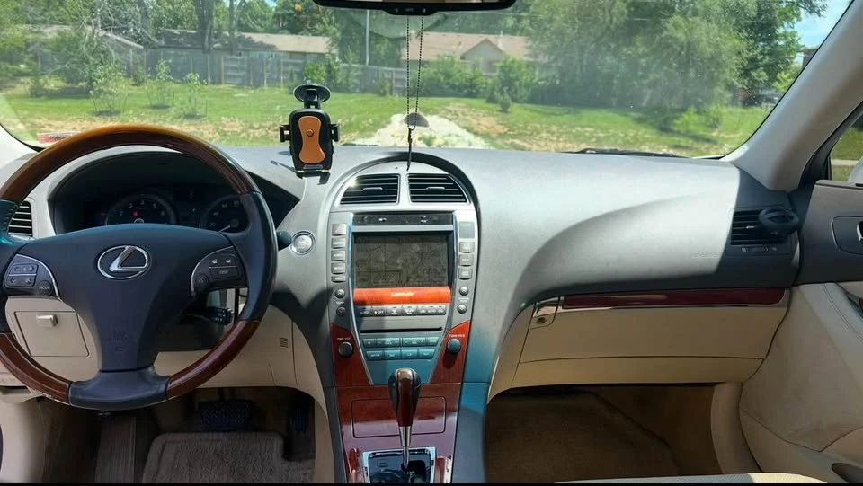 2010 Lexus ES 5th Gen - Image 14 of 14