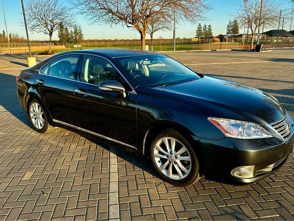 2010 Lexus ES 5th Gen - Image 3 of 10