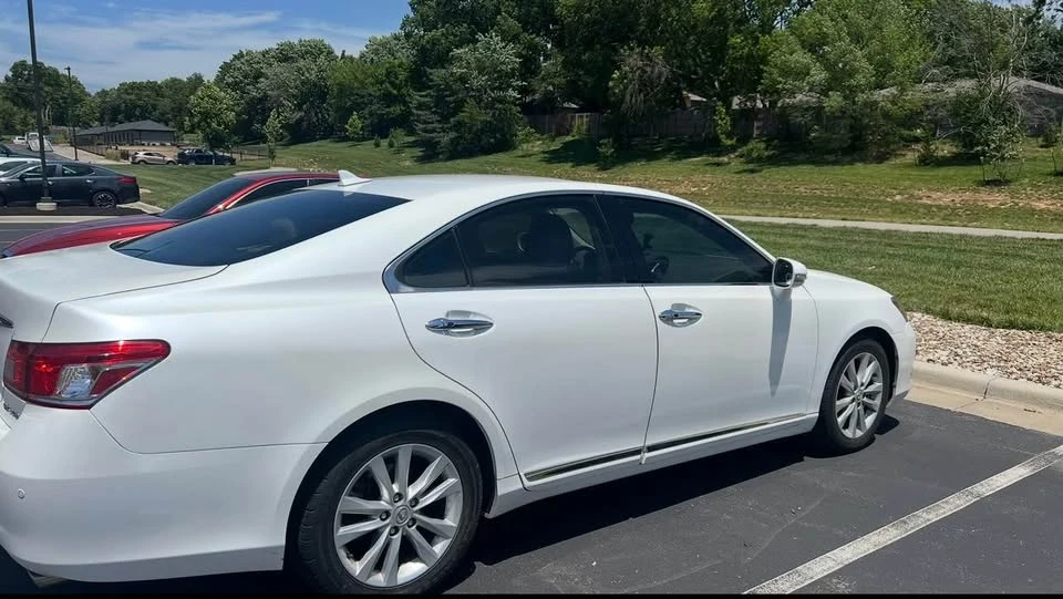 2010 Lexus ES 5th Gen - Image 13 of 14