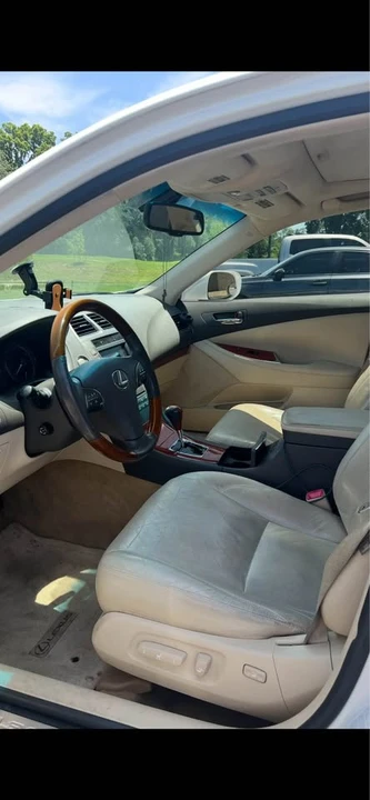 2010 Lexus ES 5th Gen - Image 3 of 14