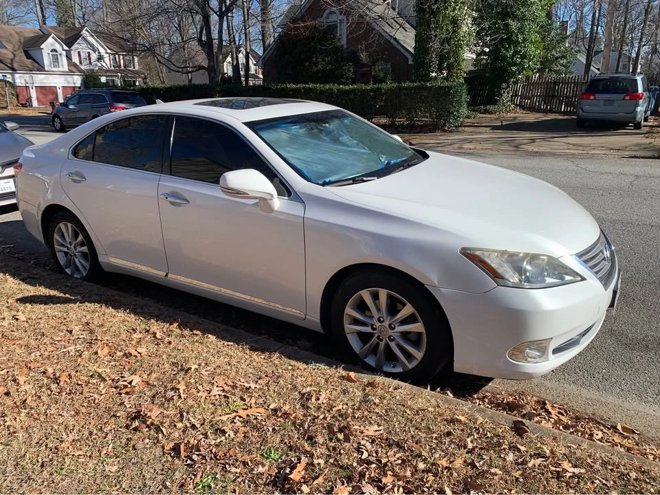 2010 Lexus ES 4th Gen - Image 7 of 9