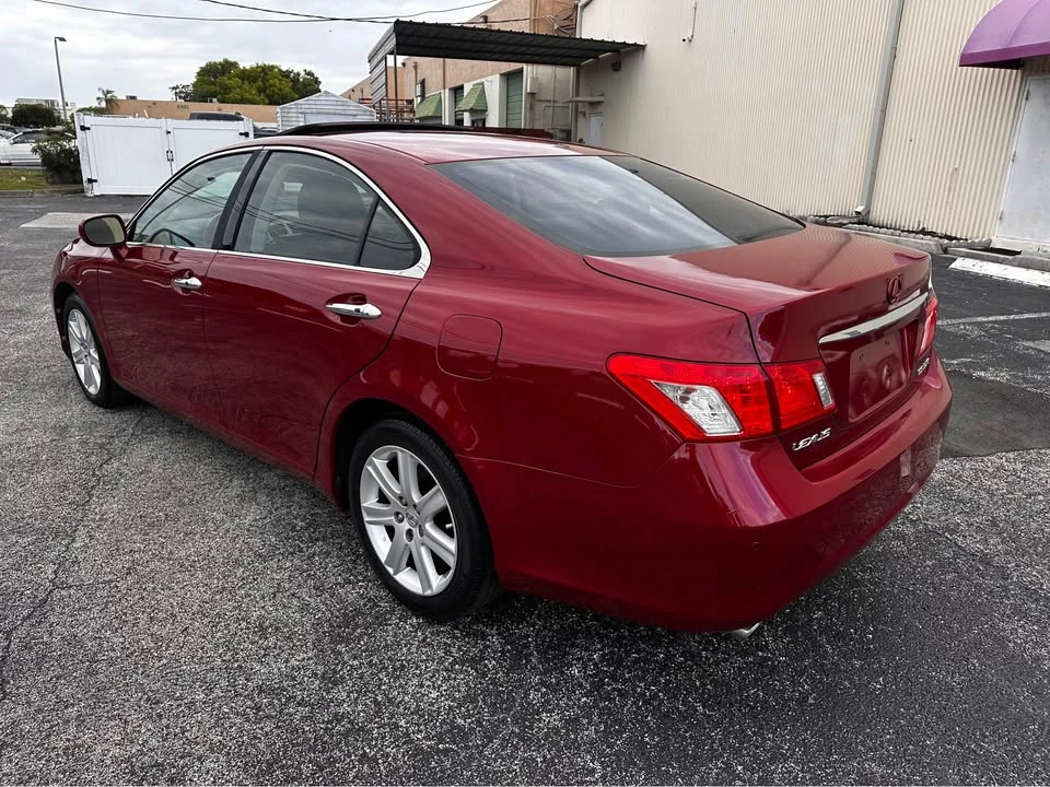 2010 Lexus ES 4th Gen - Image 4 of 14
