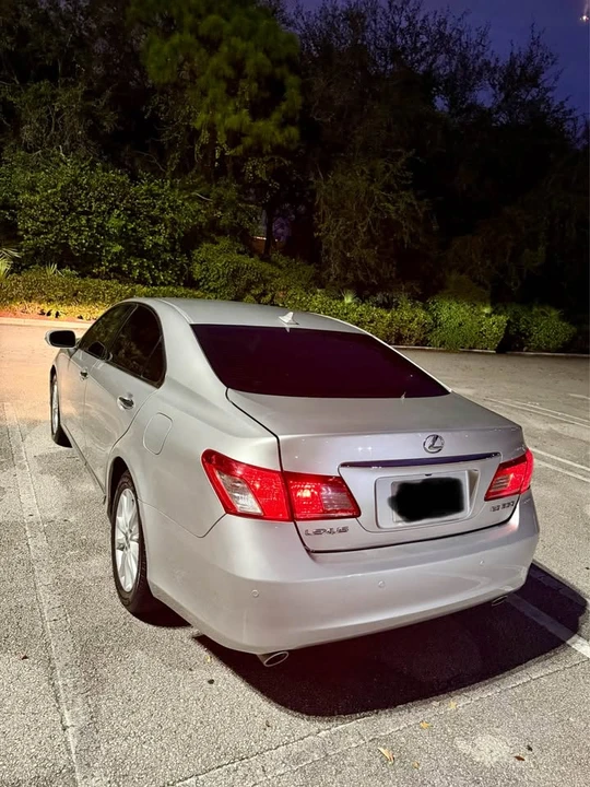 2010 Lexus ES 4th Gen - Image 4 of 9