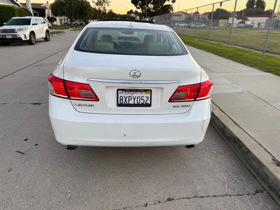 2010 Lexus ES 5th Gen - Image 13 of 15