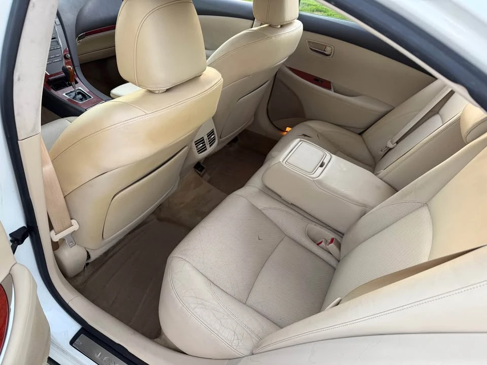 2010 Lexus ES 5th Gen - Image 10 of 15