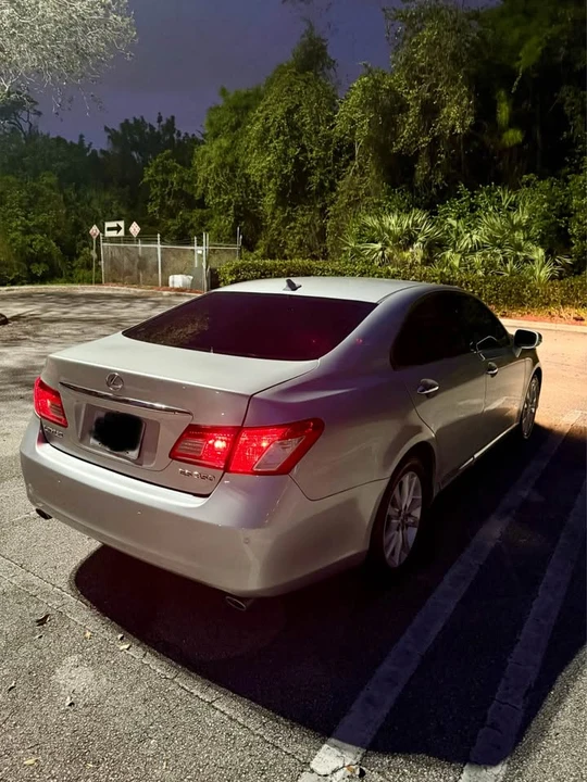 2010 Lexus ES 4th Gen - Image 3 of 9