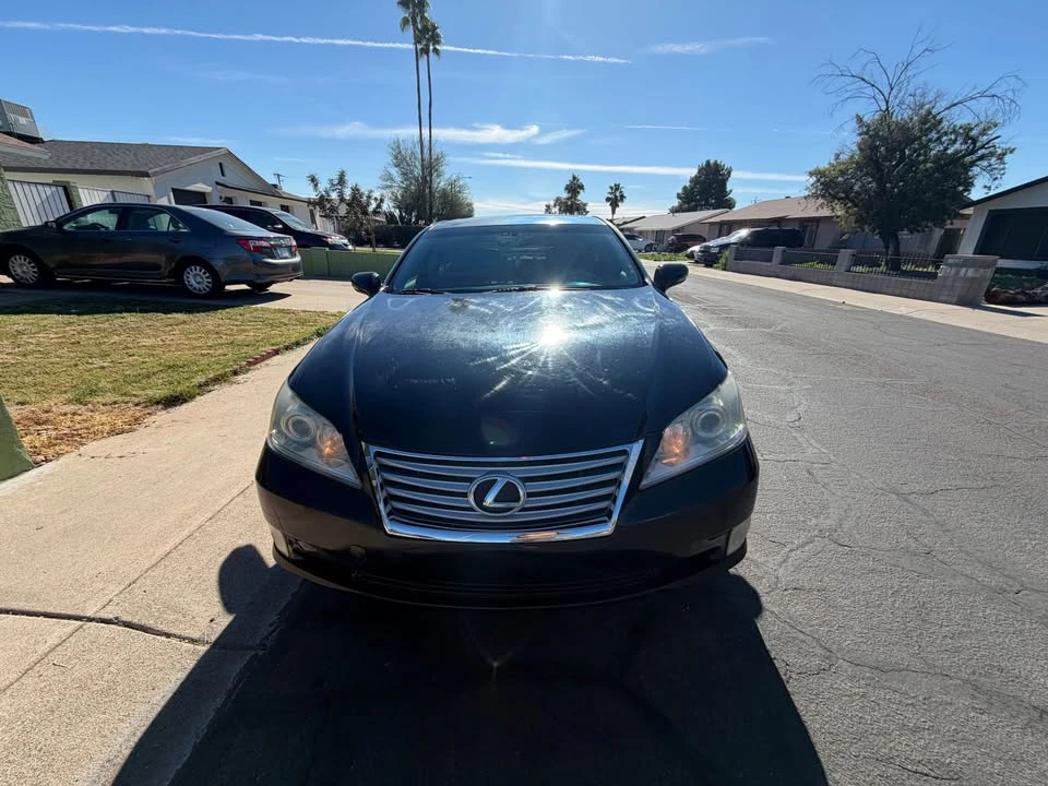 2010 Lexus ES 5th Gen - Image 2 of 10