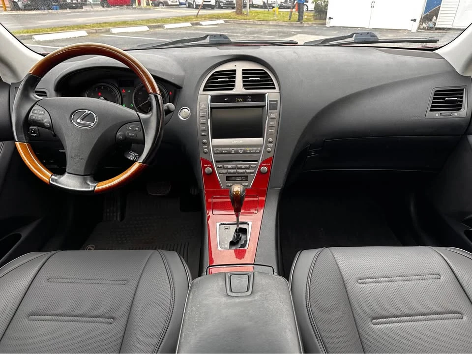 2010 Lexus ES 4th Gen - Image 12 of 14