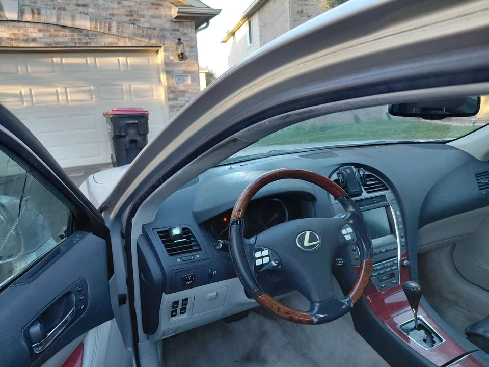 2010 Lexus ES 5th Gen - Image 7 of 12