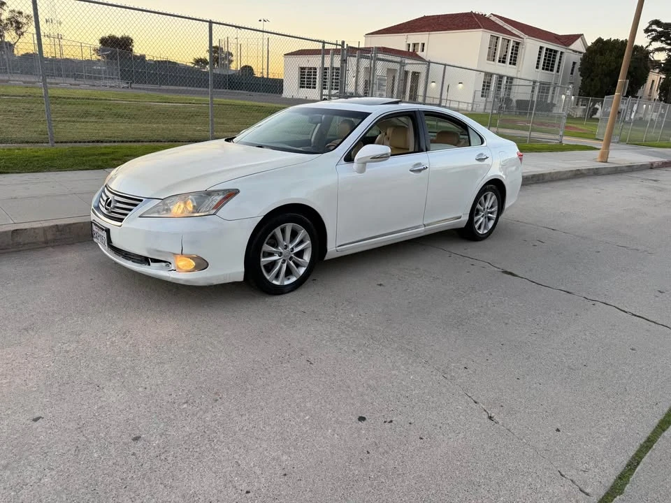 2010 Lexus ES 5th Gen - Image 12 of 15