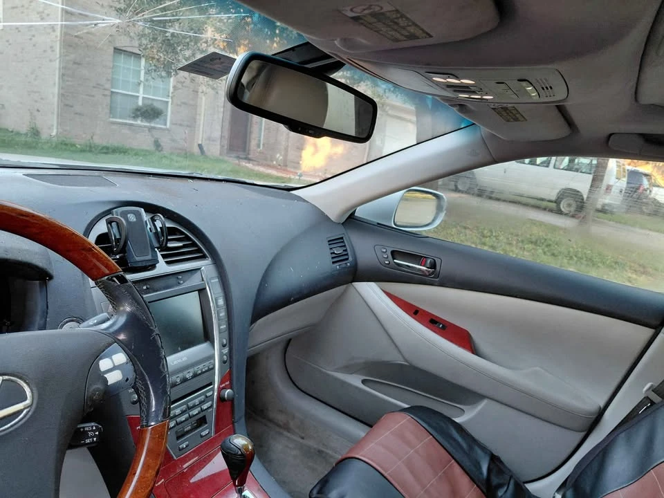 2010 Lexus ES 5th Gen - Image 8 of 12