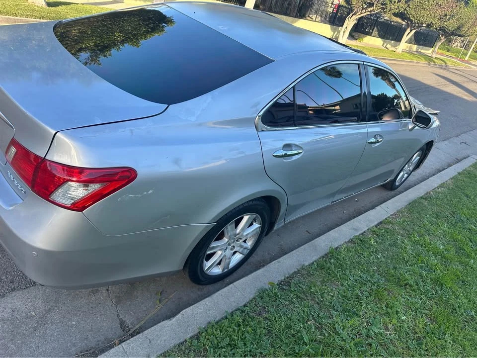 2010 Lexus ES 4th Gen - Image 4 of 4