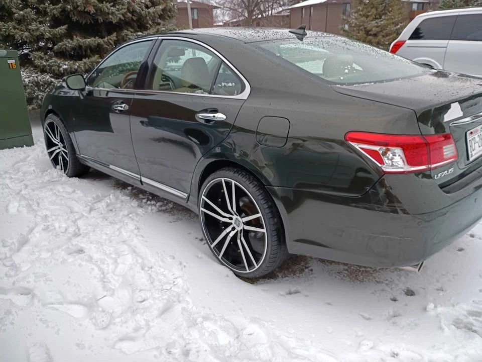2010 Lexus ES 5th Gen - Image 4 of 7