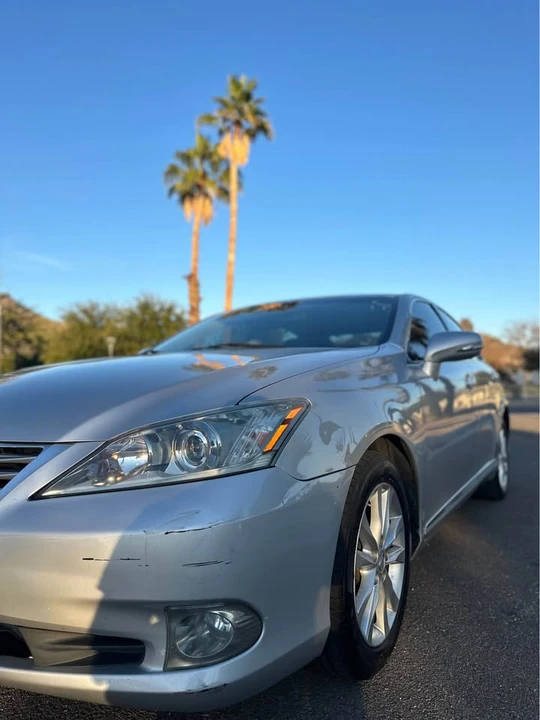 2010 Lexus ES 5th Gen - Image 3 of 16