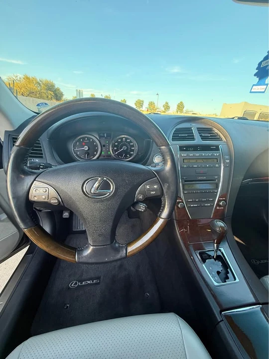 2010 Lexus ES 5th Gen - Image 8 of 20
