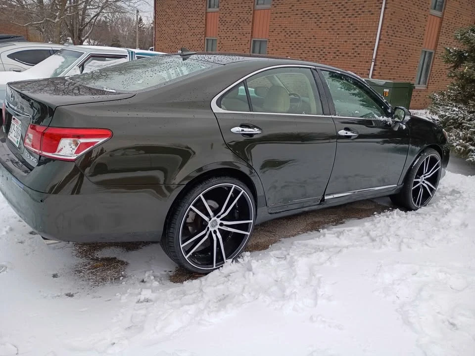 2010 Lexus ES 5th Gen - Image 3 of 7