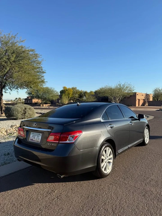 2010 Lexus ES 5th Gen - Image 2 of 20