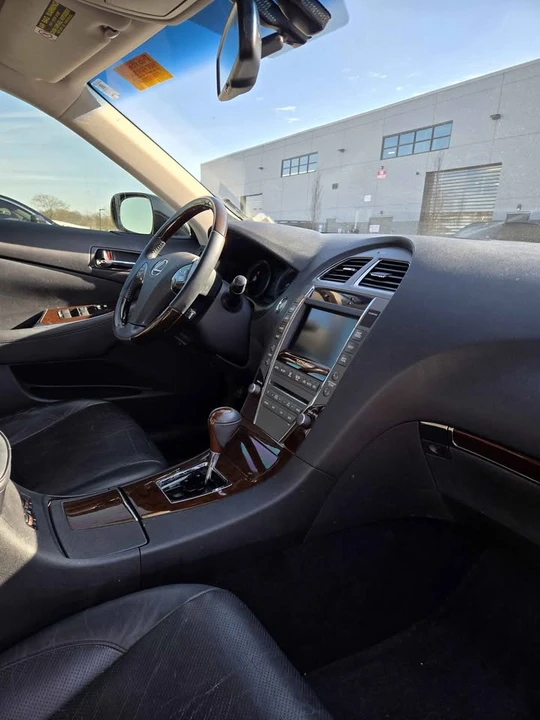 2010 Lexus ES 4th Gen - Image 7 of 8