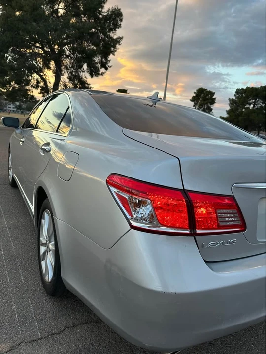 2010 Lexus ES 5th Gen - Image 6 of 11