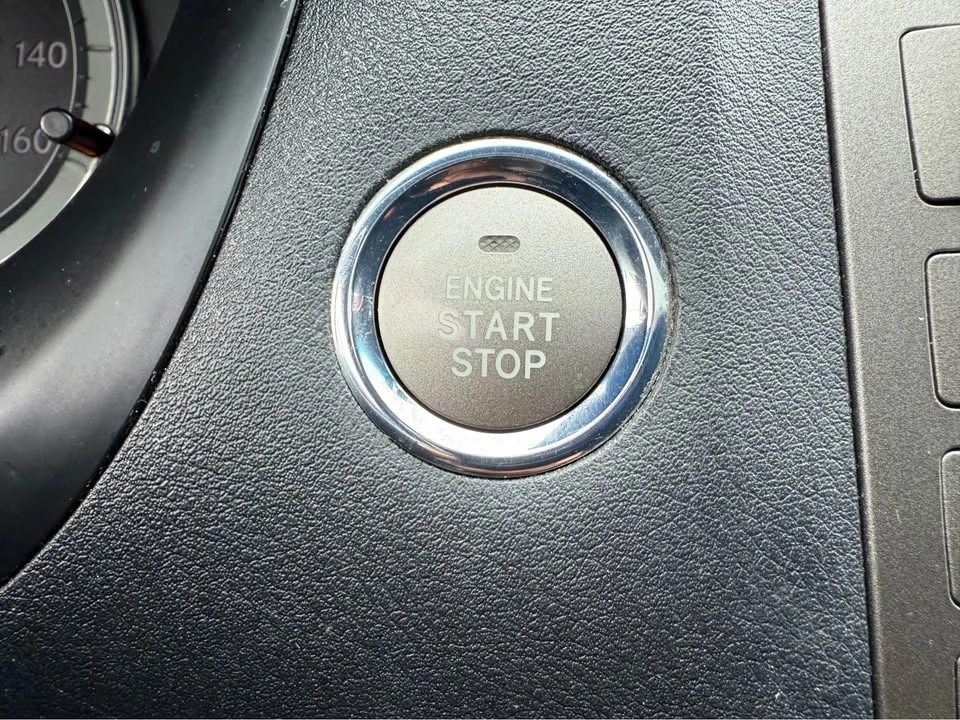 2010 Lexus ES 4th Gen - Image 13 of 20