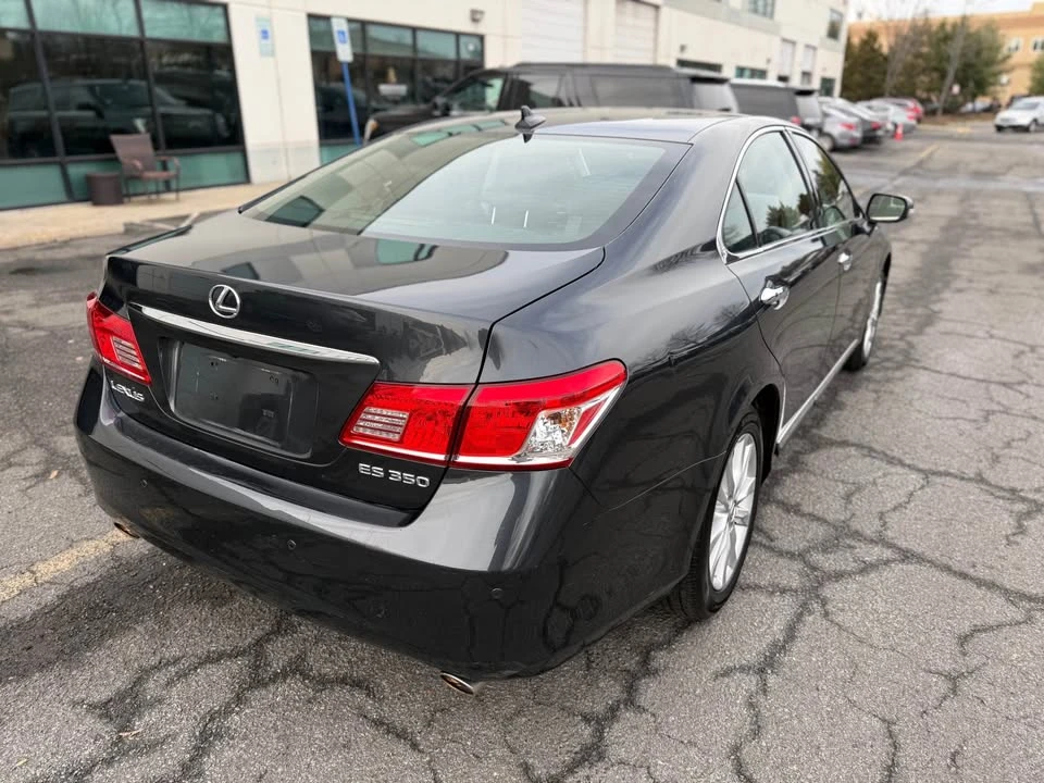 2010 Lexus ES 4th Gen - Image 3 of 20