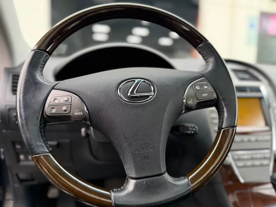 2010 Lexus ES 4th Gen - Image 10 of 20