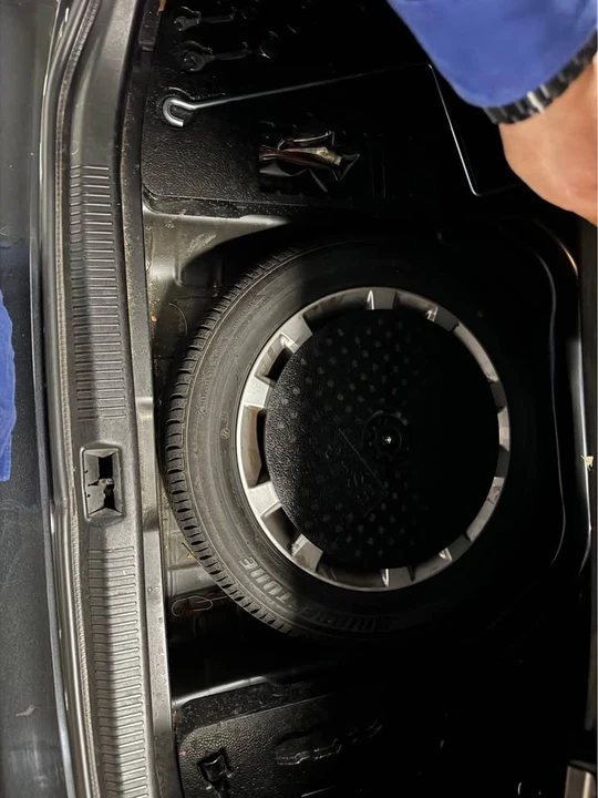 2010 Lexus ES 5th Gen - Image 11 of 11