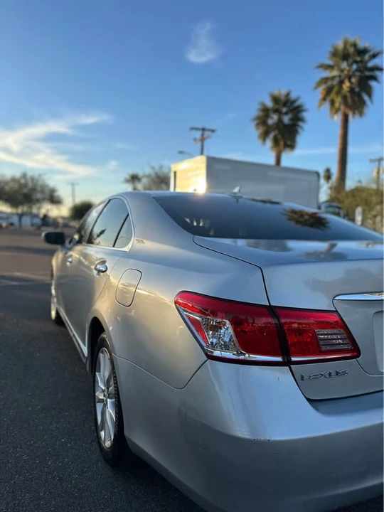 2010 Lexus ES 5th Gen - Image 8 of 16